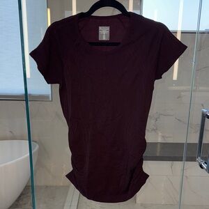 Athleta Momentum Heathered Deep Burgundy Short Sleeve Tee